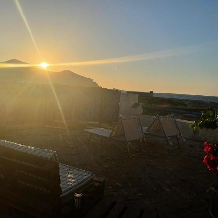 La Finestra A Tramontana Apartment Favignana Bagian luar foto